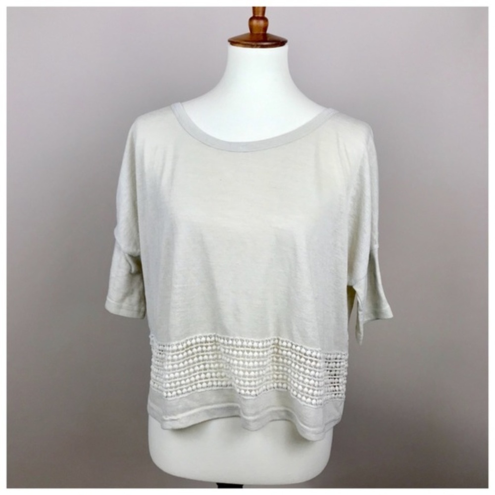 Unio Beige Crochet Crop Top